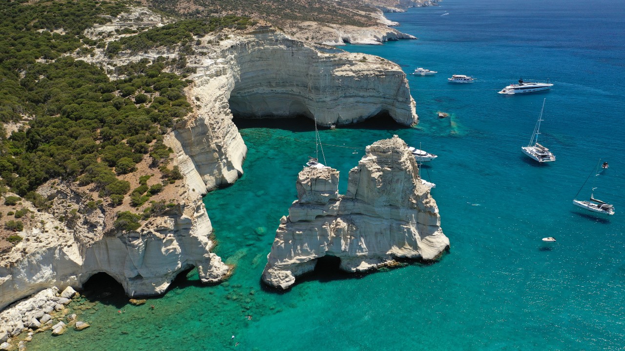 Sailing Croatia versus Greece: where to anchor next?